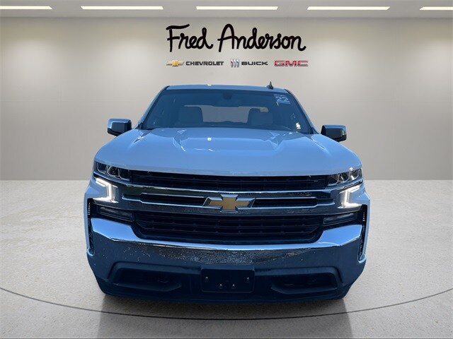2022 Chevrolet Silverado 1500 LT photo 2