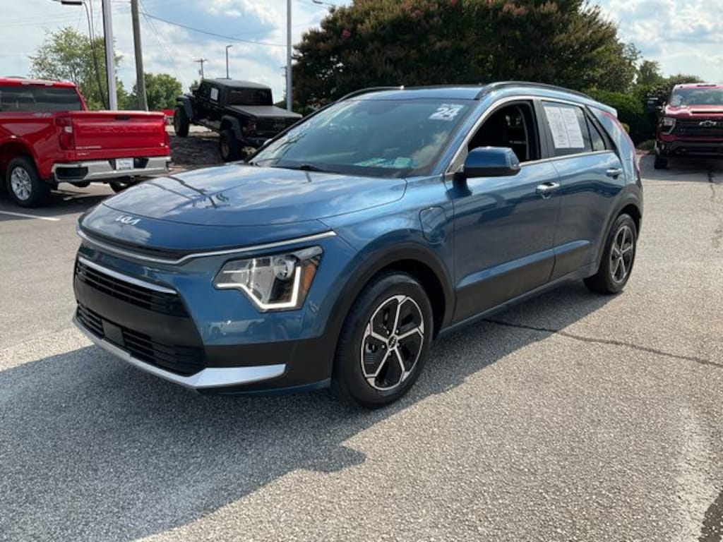 Used 2024 Kia Niro Plug-In Hybrid EX SUV