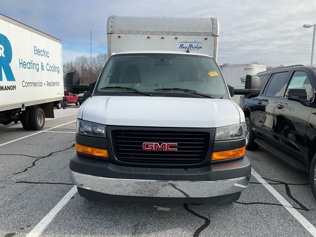 2022 Gmc Savana Cutaway 3500 photo 2
