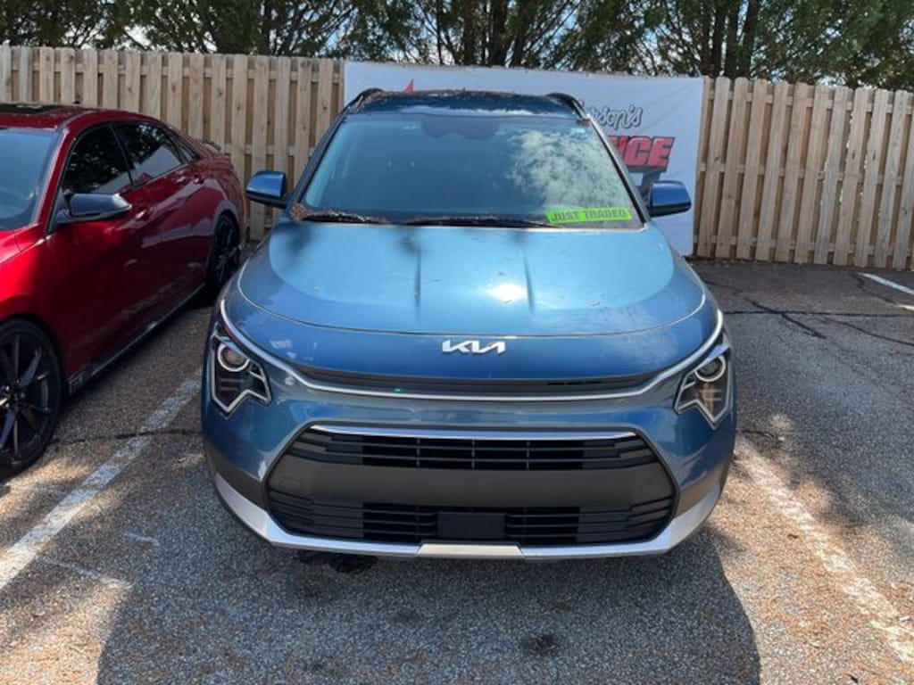 Used 2024 Kia Niro Plug-In Hybrid EX SUV