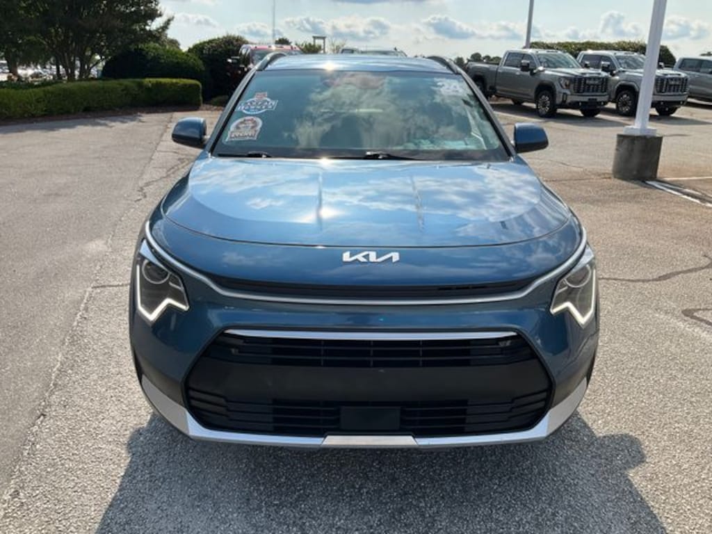Used 2024 Kia Niro Plug-In Hybrid EX SUV