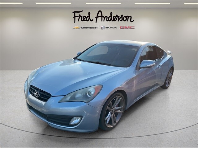 2011 Hyundai Genesis 3.8 Track photo 3