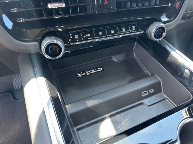 2025 Chevrolet Tahoe LT - Photo 12