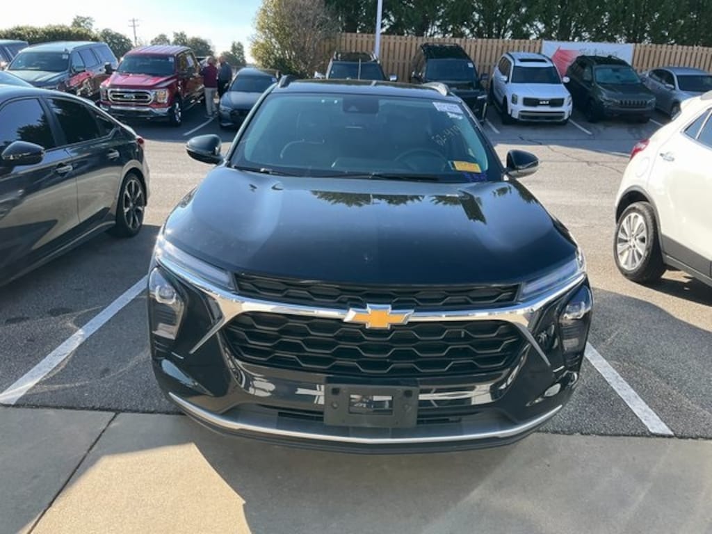 Used 2024 Chevrolet Trax LT SUV