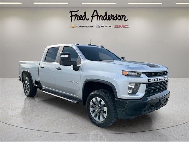 2023 Chevrolet Silverado 2500HD Custom photo 3