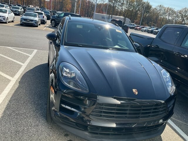 2020 Porsche Macan S photo 2