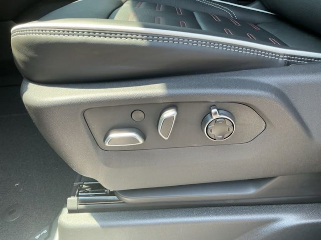 New 2026 GMC Yukon AT4 Ultimate SUV