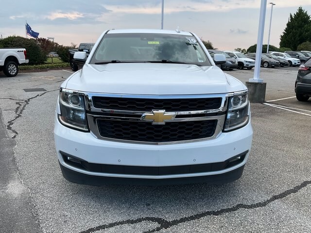 2019 Chevrolet Suburban LT photo 2