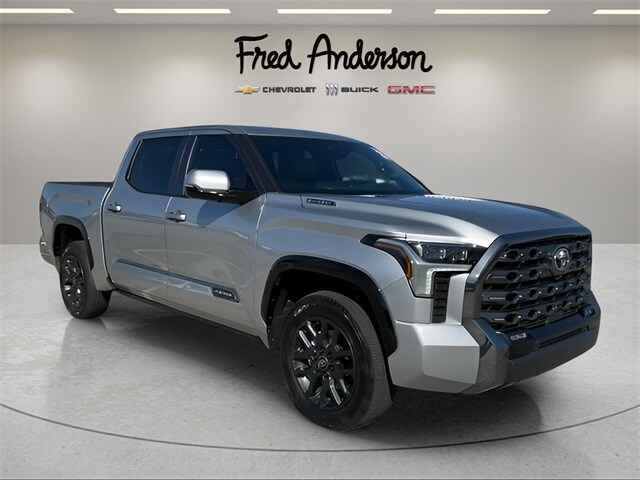 2025 Toyota Tundra Platinum photo 3