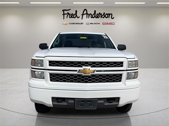 2015 Chevrolet Silverado 1500 photo 2