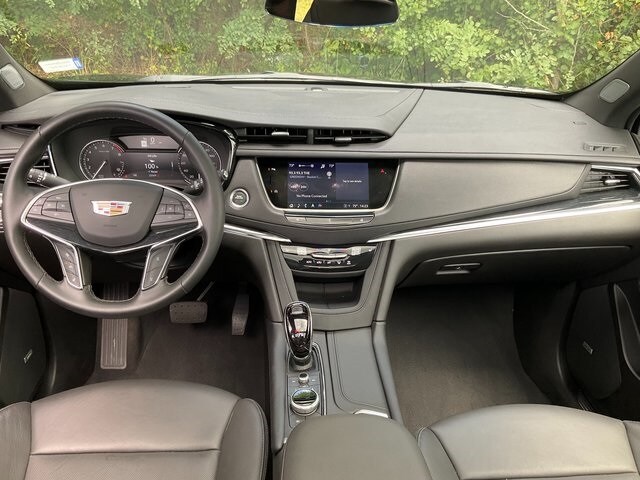 2025 Cadillac XT5 Premium Luxury photo 2