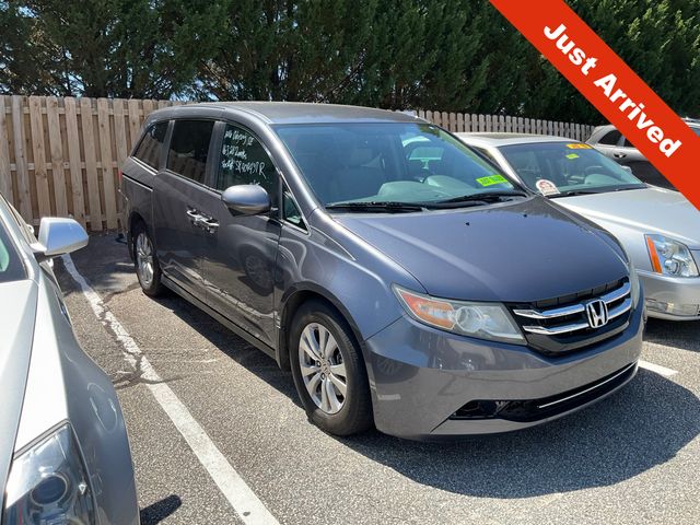 2016 Honda Odyssey SE's photo