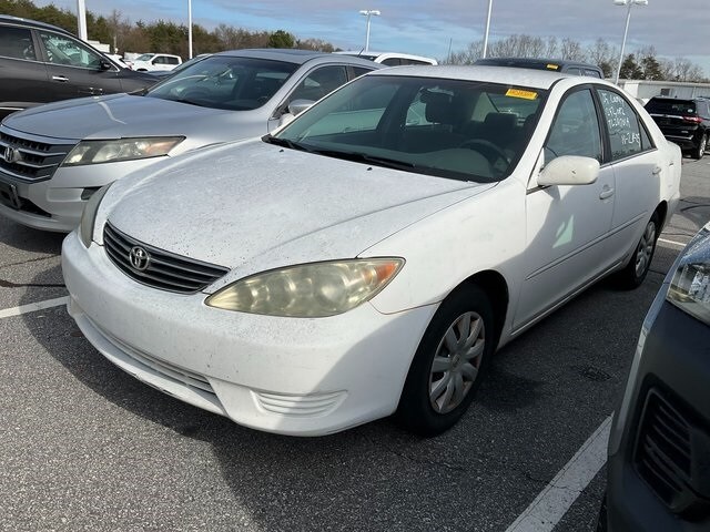 2005 Toyota Camry LE photo 3