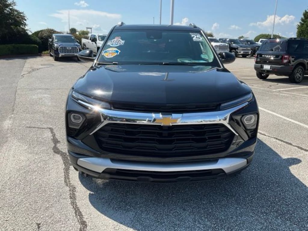 Used 2025 Chevrolet Trailblazer LT SUV