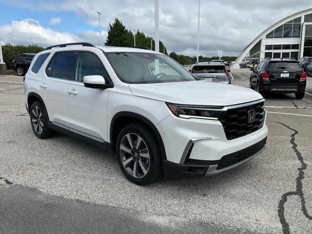 2025 Honda Pilot Elite photo 2