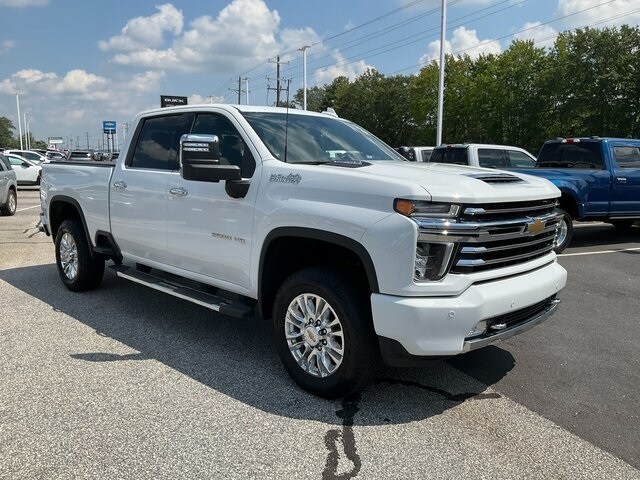 2023 Chevrolet Silverado 2500HD High Country photo 3