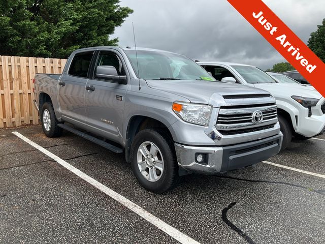 2017 Toyota Tundra SR5 5.7L 4WD FFV Crew Max Short Bed's photo