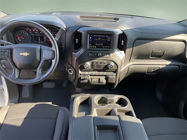 2024 Chevrolet Silverado 1500 Custom photo 2
