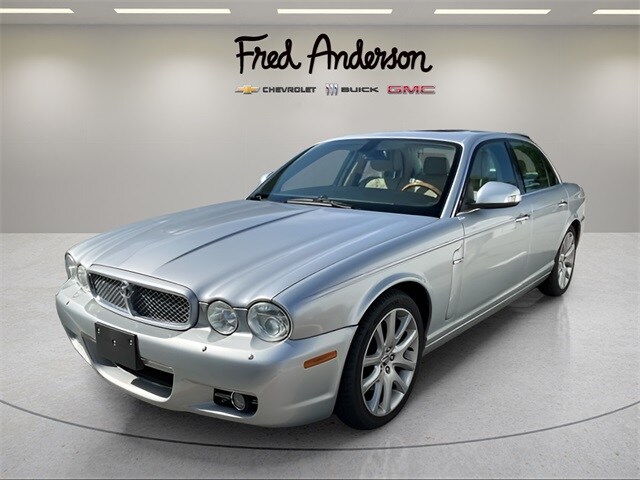 2008 Jaguar XJ 8 Base photo 2