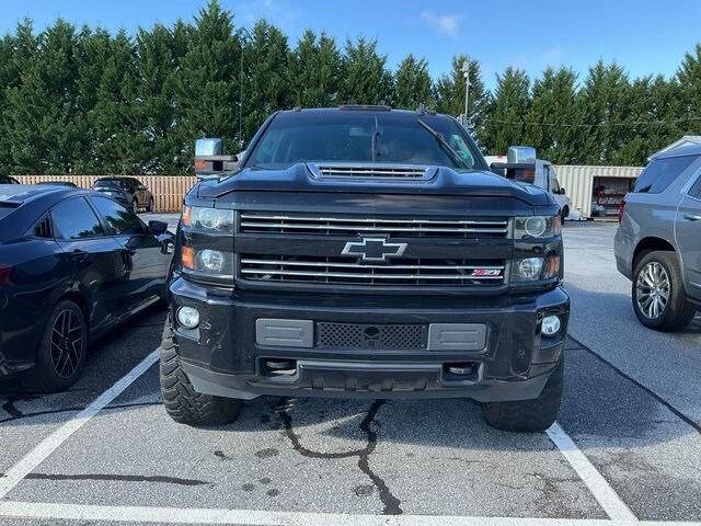 2017 Chevrolet Silverado 2500HD LT photo 2