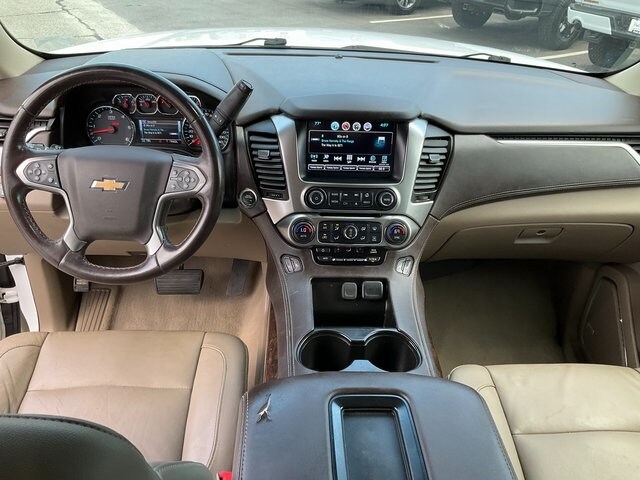 2019 Chevrolet Suburban LT photo 4