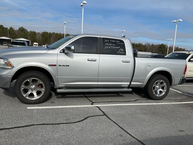 2015 Ram 1500 Laramie photo 4