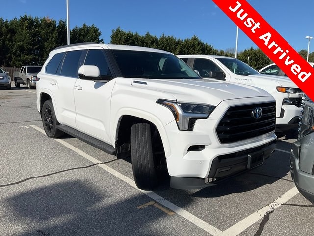 2024 Toyota Sequoia SR5's photo