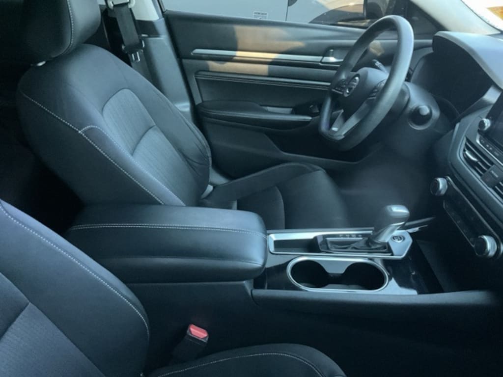 Used 2021 Nissan Altima 2.5 SV Sedan