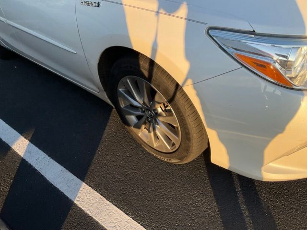 Used 2016 Toyota Camry Hybrid Sedan
