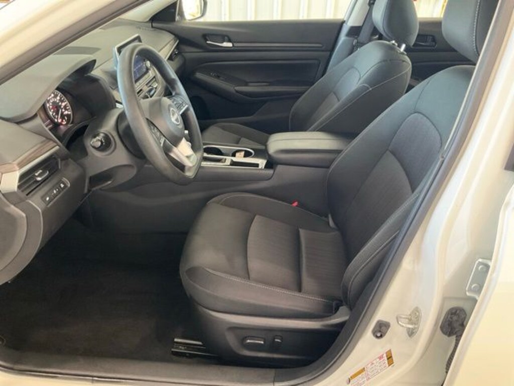 Used 2024 Nissan Altima 2.5 SV Sedan