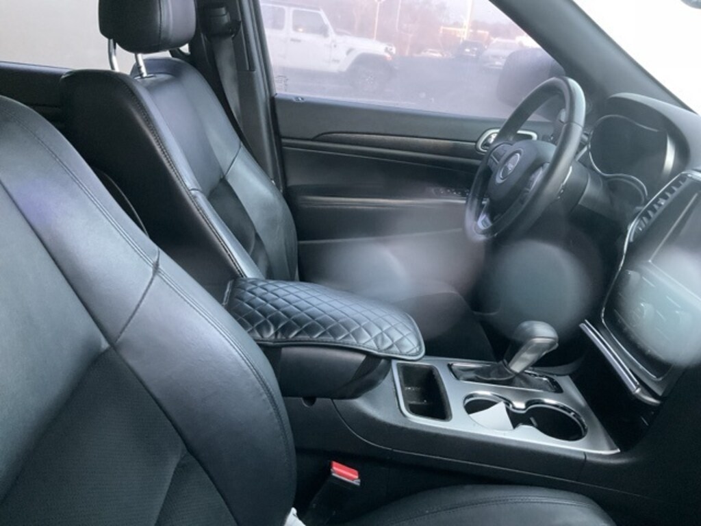 Used 2017 Jeep Grand Cherokee Laredo 4x4 SUV