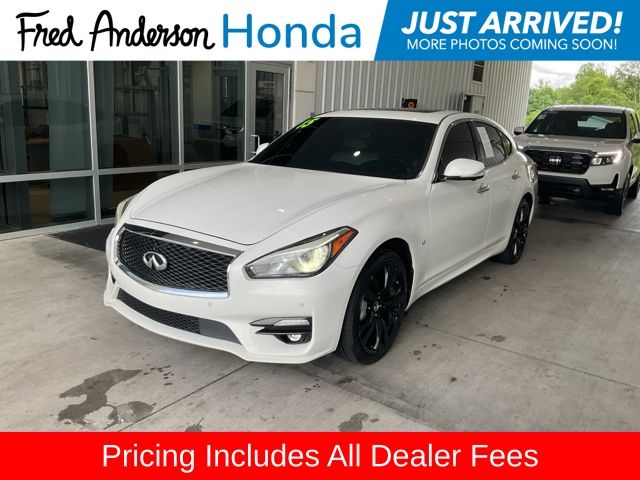 2015 INFINITI Q70 3.7's photo