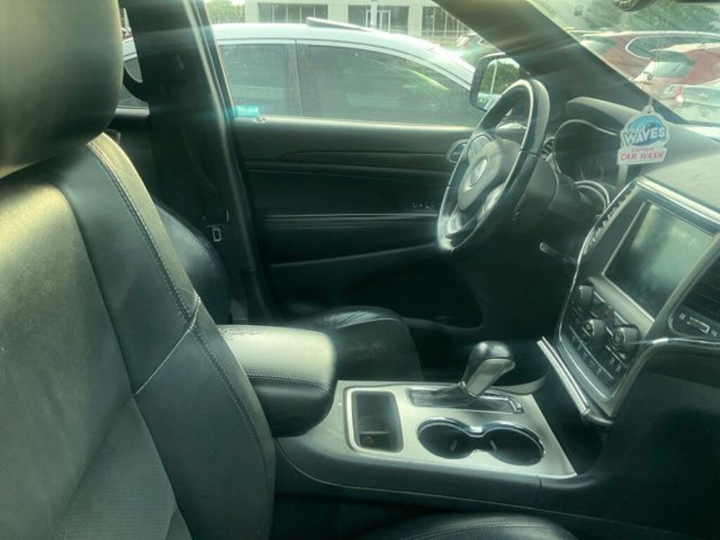 Used 2018 Jeep Grand Cherokee Laredo RWD SUV
