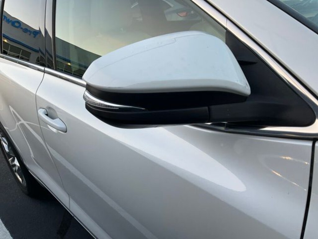 Used 2019 Toyota Highlander Limited V6 SUV