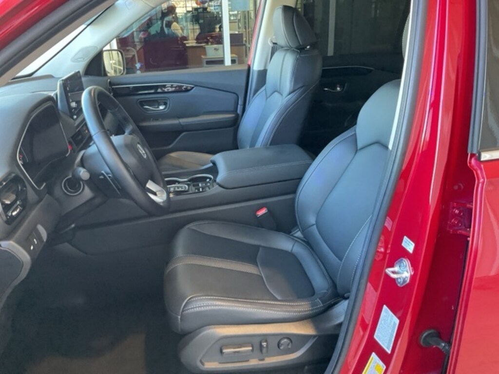 Certified 2025 Honda Pilot Touring SUV