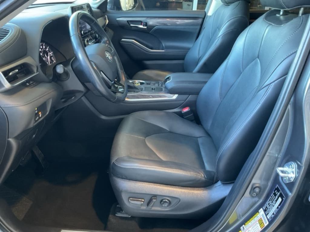 Used 2021 Toyota Highlander Limited SUV