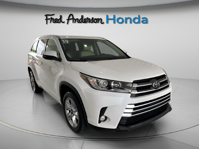 Used 2019 Toyota Highlander Limited V6 SUV