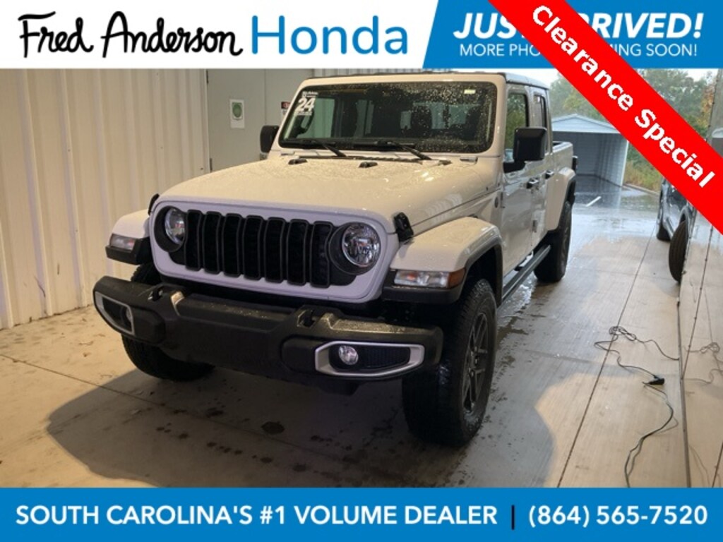 Used 2024 Jeep Gladiator Sport Truck