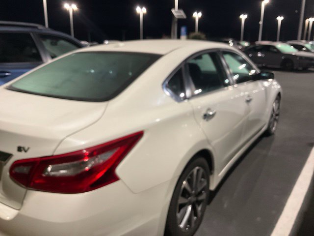 Used 2017 Nissan Altima 2.5 SV Sedan