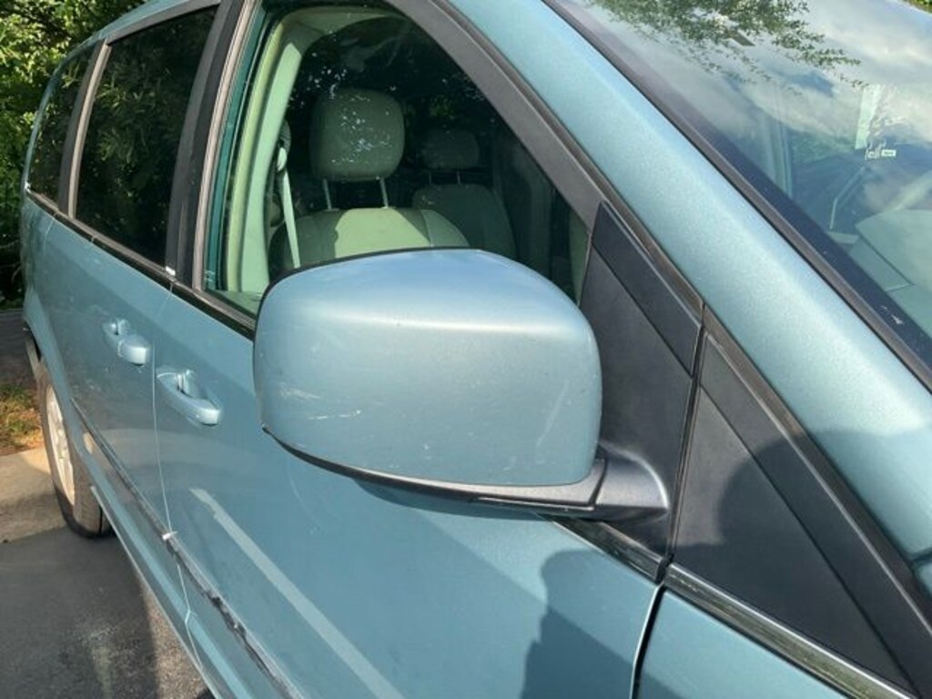 Used 2010 Chrysler Town & Country Touring Minivan/Van