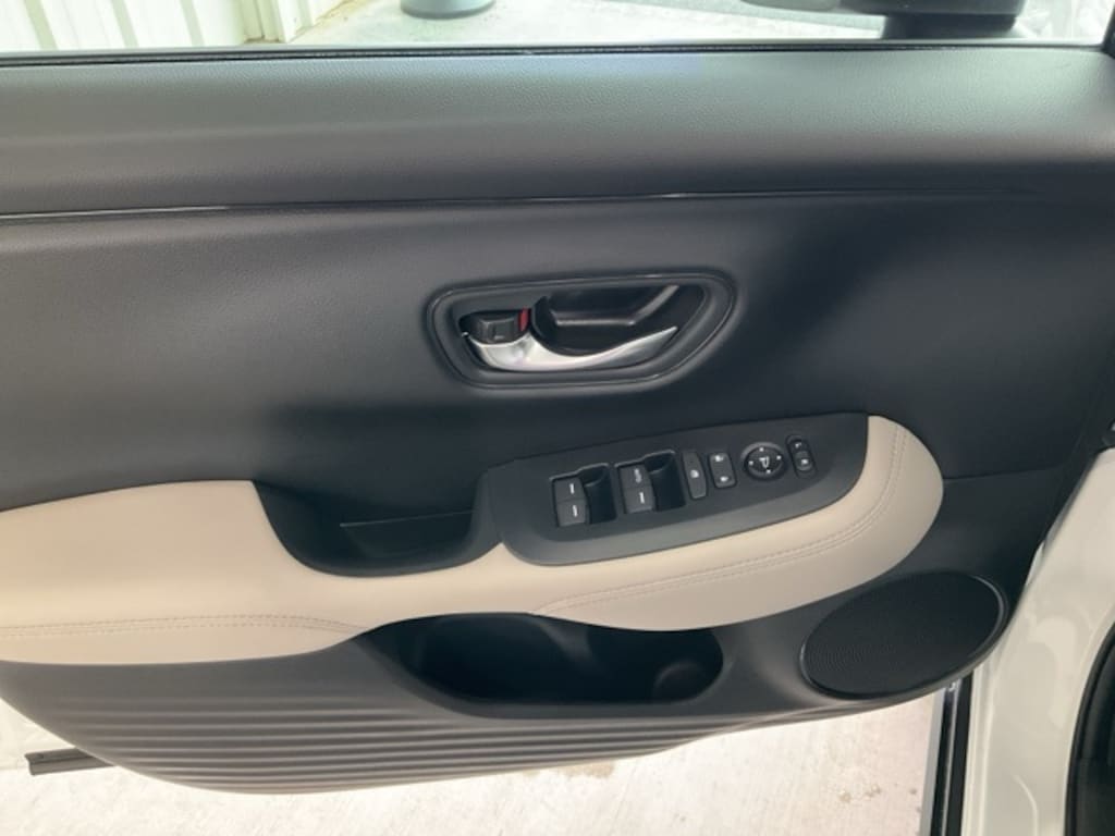 Certified 2025 Honda HR-V LX SUV