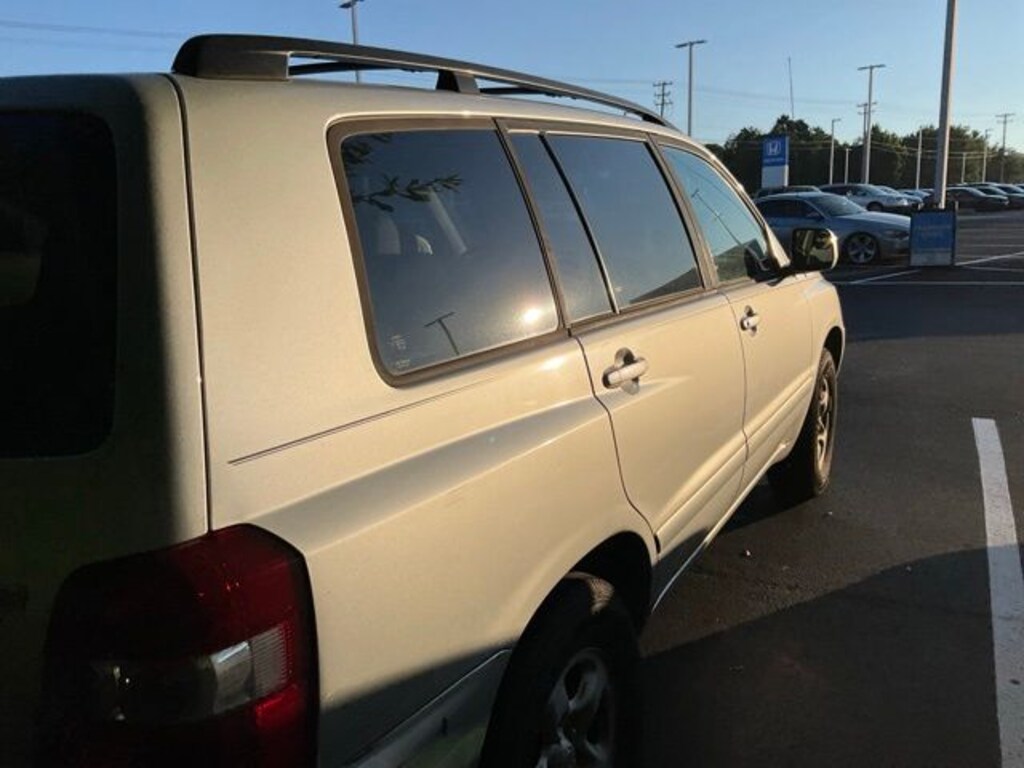 Used 2005 Toyota Highlander Base SUV