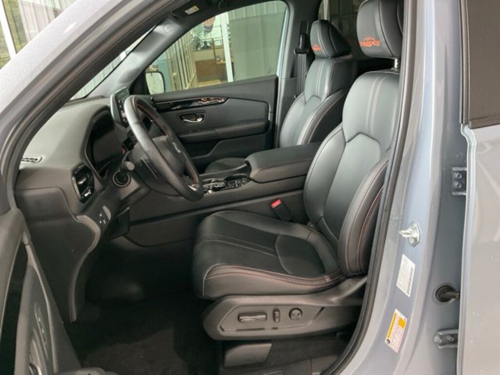 Certified 2025 Honda Pilot TrailSport SUV