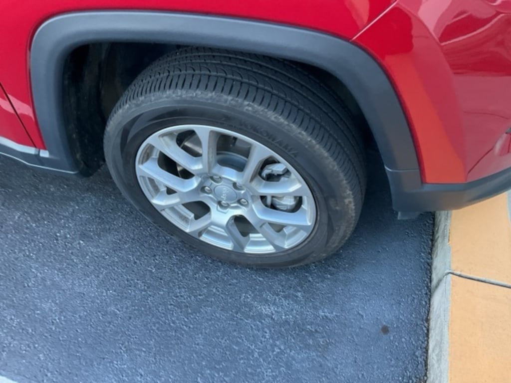 Used 2024 Jeep Compass Latitude Lux SUV