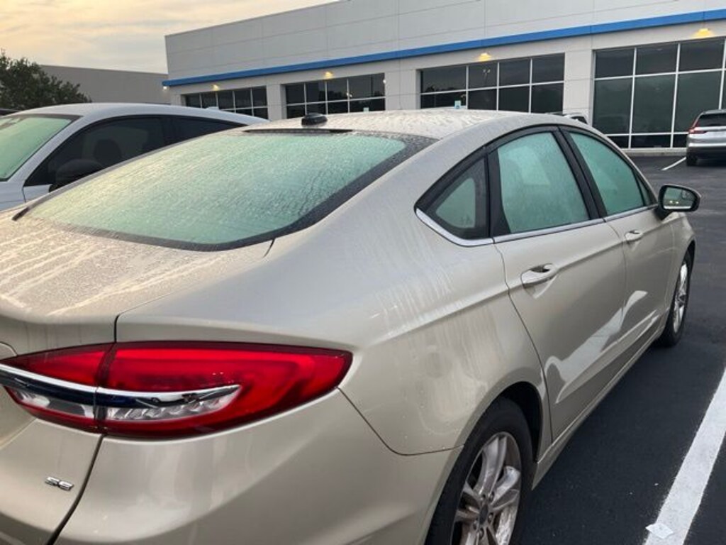 Used 2018 Ford Fusion SE Sedan
