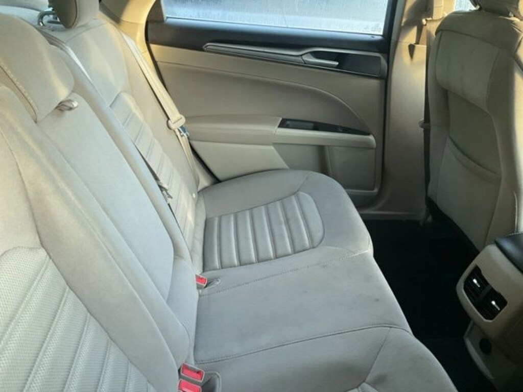Used 2019 Ford Fusion SE Sedan