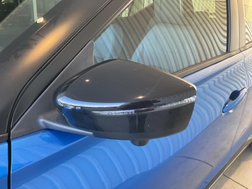 Used 2023 Nissan Kicks SR SUV