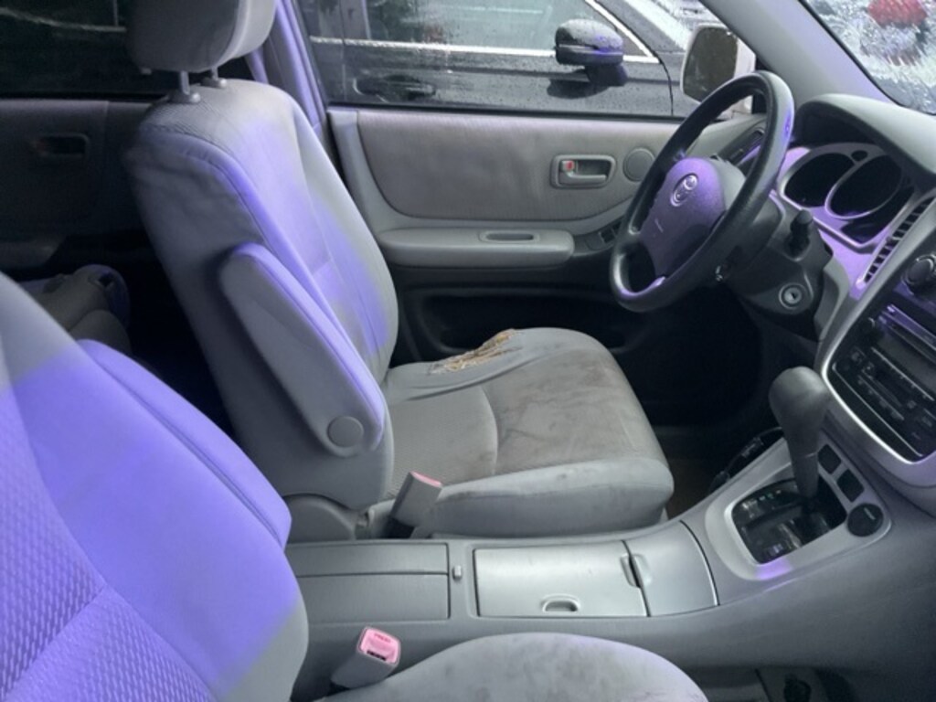 Used 2005 Toyota Highlander V6 w/3rd Row SUV