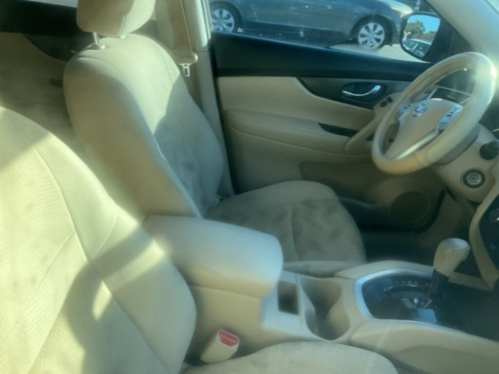 Used 2015 Nissan Rogue S SUV