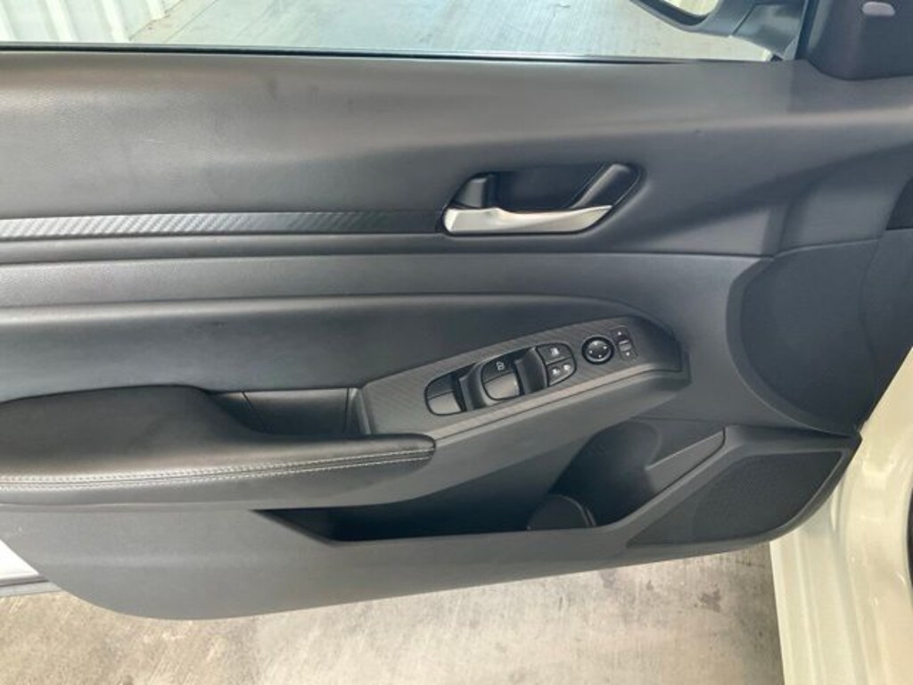 Used 2024 Nissan Altima 2.5 SV Sedan
